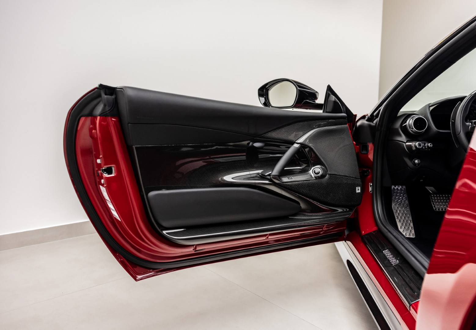FERRARI 812 COMPETIZIONE APERTA
